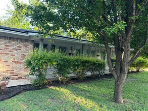 917 N 11th St in Temple, TX - Building Photo - Building Photo