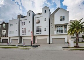 5866 E Post Oak Ln in Houston, TX - Building Photo