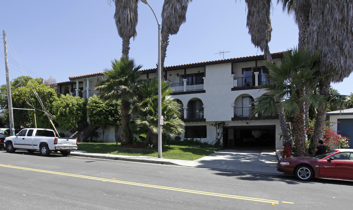 Hacienda By The Sea in San Clemente, CA - Building Photo