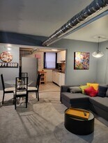 The Commodore in Detroit, MI - Building Photo