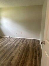 6319 Hackberry Way in Louisville, KY - Foto de edificio - Building Photo