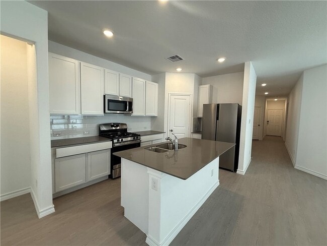 7925 Wonder Woman Dr in Corpus Christi, TX - Building Photo - Building Photo