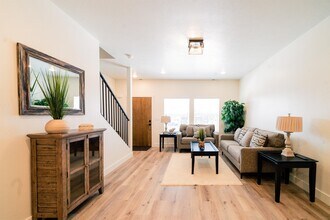 220 Spring Creek Pkwy in Providence, UT - Building Photo - Building Photo