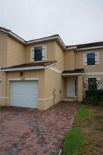 1182 Chervil Dr in Poinciana, FL - Building Photo - Building Photo