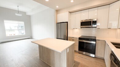 13458 95 Av in Surrey, BC - Building Photo - Building Photo