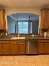 4480 Deerwood Lake Pkwy in Jacksonville, FL - Foto de edificio - Building Photo