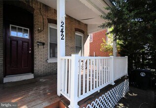 242 E 8th Ave in Conshohocken, PA - Building Photo - Building Photo