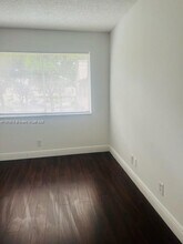 5965 NW 21st St in Lauderhill, FL - Building Photo - Building Photo