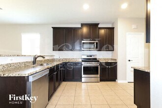 7734 Boulder Sunstone Ln in Panorama Village, TX - Building Photo - Building Photo