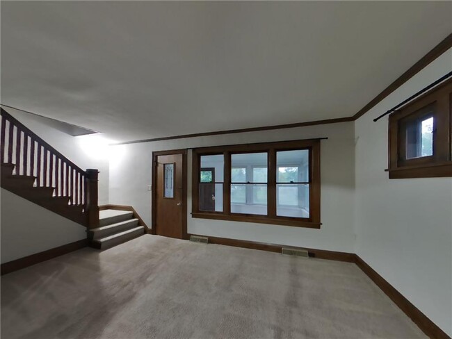 2322 NE Stinson Pkwy in Minneapolis, MN - Building Photo - Building Photo