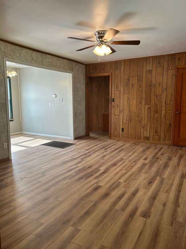 745 N Central St in Enid, OK - Building Photo - Building Photo