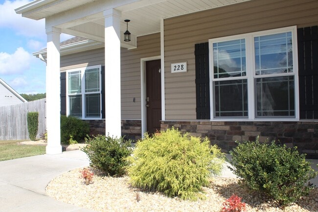 228 Planters Ridge Dr in Pikeville, NC - Building Photo - Building Photo