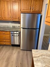 65 Ingraham St, Unit 2nd Floor in Bristol, CT - Foto de edificio - Building Photo