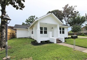 5402 Texas St in Houston, TX - Building Photo