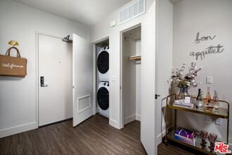 1101 N Main St in Los Angeles, CA - Foto de edificio - Building Photo