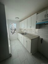 980 Pembroke St, Unit 2L in Bridgeport, CT - Building Photo
