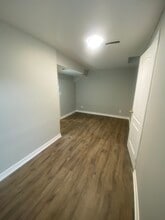 15 Tanvalley Dr in Brampton, ON - Building Photo - Building Photo
