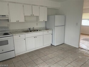 5413-5427-5427 Third Ave in Ft. Myers, FL - Building Photo - Building Photo