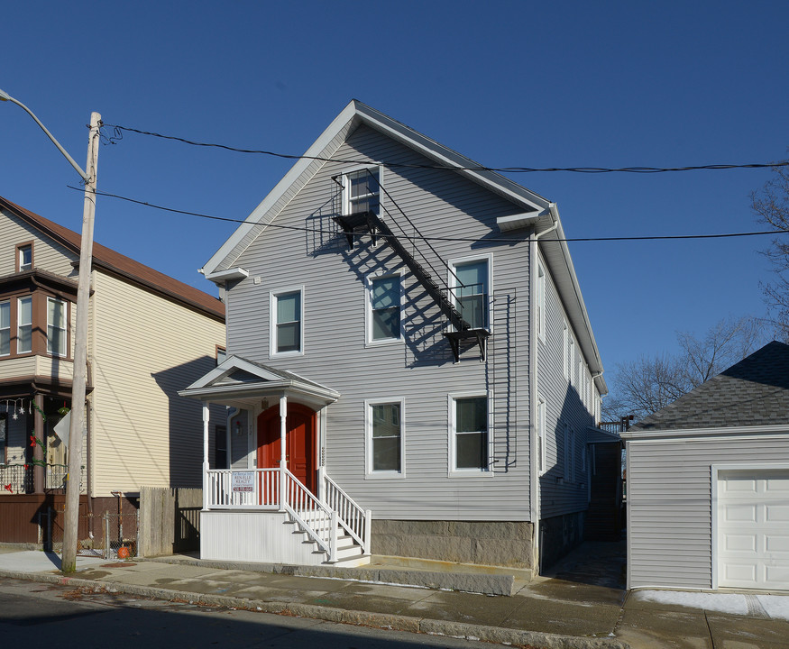 72 S 6th St in New Bedford, MA - Building Photo