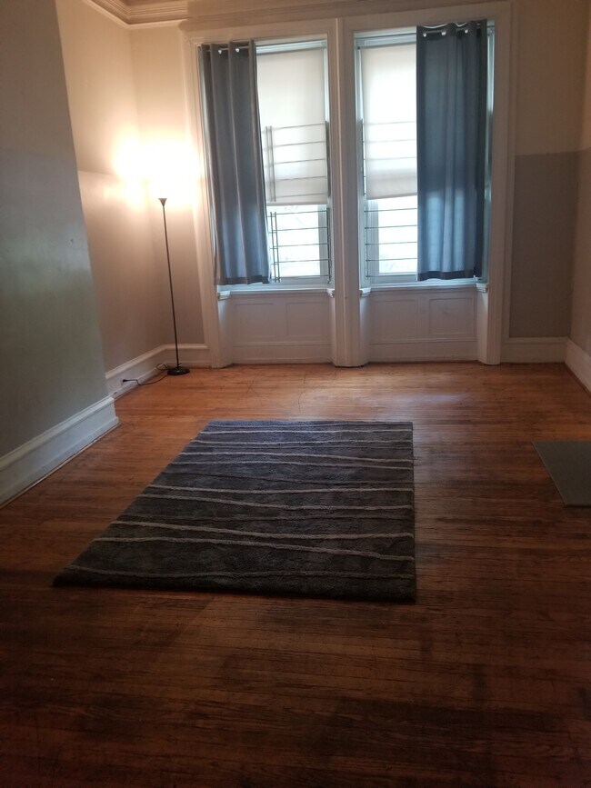 4055 Spruce St Rentals in Philadelphia, PA