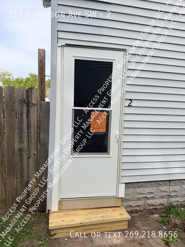 319 Gunnison Ave SW in Grand Rapids, MI - Building Photo - Building Photo