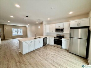 1411 Greenview Dr in Bethlehem, PA - Building Photo - Building Photo