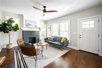 943 Rose Cir SW in Atlanta, GA - Building Photo - Building Photo