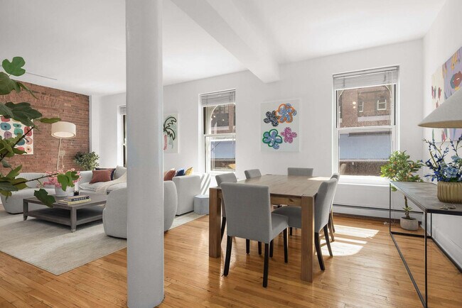 211 Front St in New York, NY - Building Photo - Building Photo