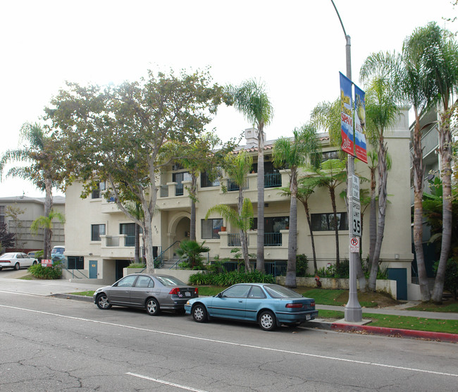 The Vercelli Apartments in Venice, CA - Foto de edificio - Building Photo