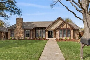 6943 Mill Falls Dr in Dallas, TX - Building Photo