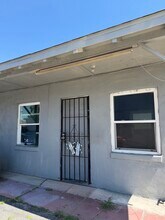 224 Park Ave, Unit 4 in Manteca, CA - Building Photo - Building Photo