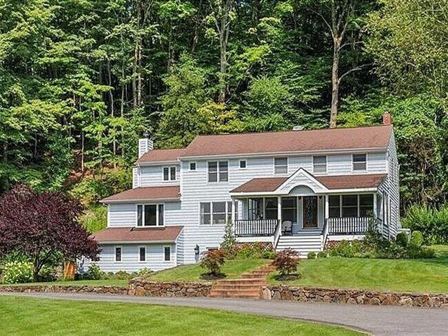 777 Armonk Rd in Mt Kisco, NY - Building Photo - Building Photo