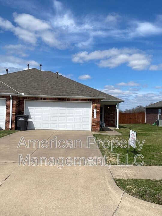 4714 NE Wisconsin St in Bartlesville, OK - Building Photo