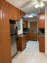 8820 Fontainebleau Blvd in Miami, FL - Building Photo - Building Photo