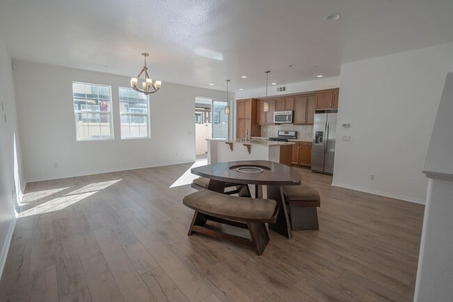22097 Barrington Way in Santa Clarita, CA - Building Photo - Building Photo