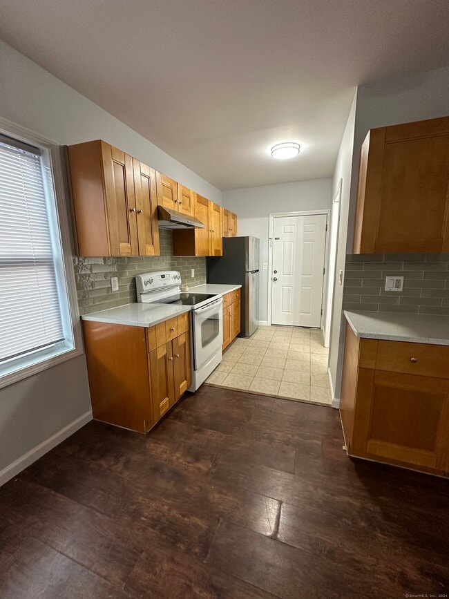 49 Howard St in Waterbury, CT - Building Photo - Building Photo