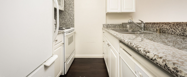 98-450-450 Koauka Loop in Aiea, HI - Building Photo - Building Photo