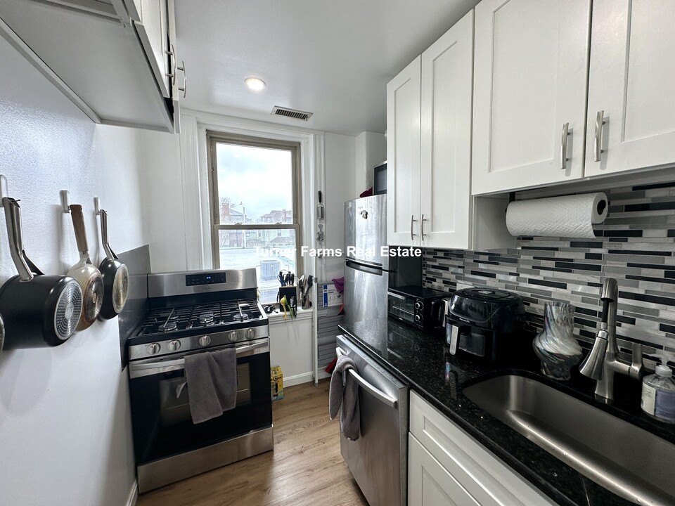 5 Wood St, Unit 7-4 in Cambridge, MA - Building Photo