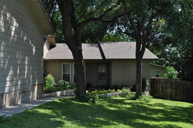 1606 Southgate Cir in Austin, TX - Building Photo - Building Photo