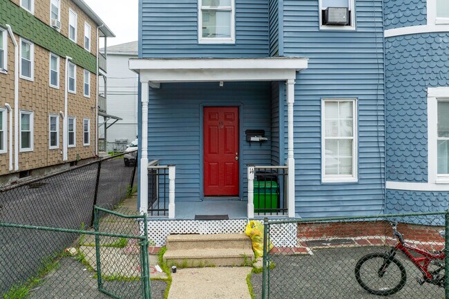 14 Hudson St in Worcester, MA - Building Photo - Building Photo