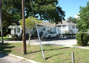 The FRH Apartments in St. Petersburg, FL - Building Photo - Building Photo