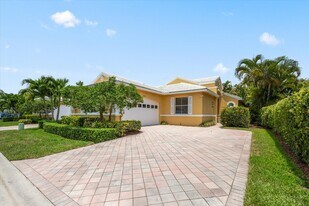 4362 Kensington Park Way in Wellington, FL - Building Photo