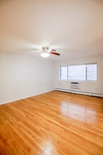 6166 N Winthrop Ave, Unit #510 in Chicago, IL - Building Photo - Building Photo
