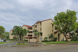 Kenland Pointe Condo II in Miami, FL - Building Photo - Building Photo