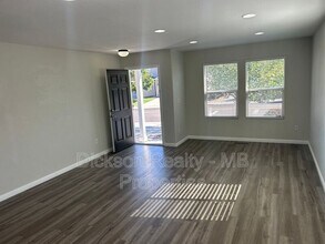 7760 Key Largo Dr in Reno, NV - Building Photo - Building Photo