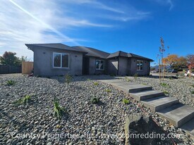 1400 White Water Cir in Redding, CA - Building Photo