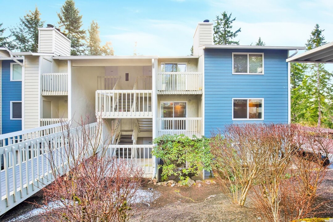 9474 Redmond - Woodinville Rd NE in Redmond, WA - Building Photo