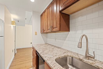 1933 Commonwealth Ave, Unit 204 in Boston, MA - Building Photo - Building Photo