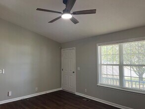 805 Poplartree Ct in Smyrna, TN - Building Photo - Building Photo