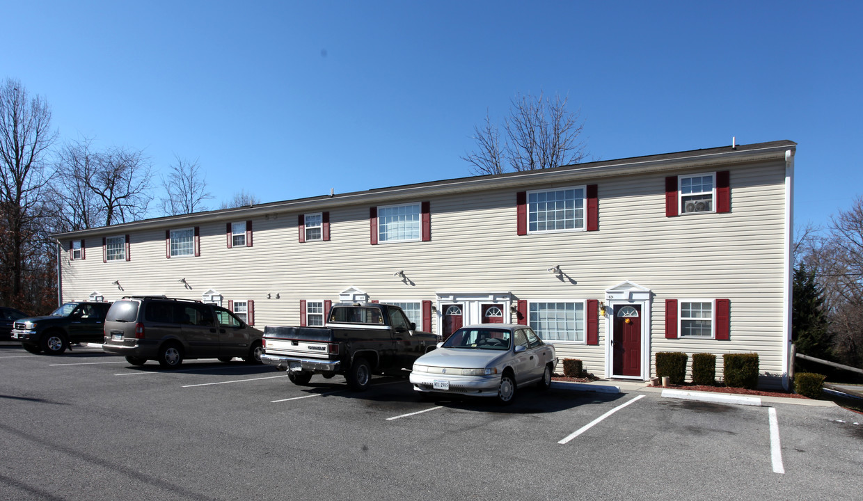 1810-1916 NE Archhold Ave in Roanoke, VA - Foto de edificio